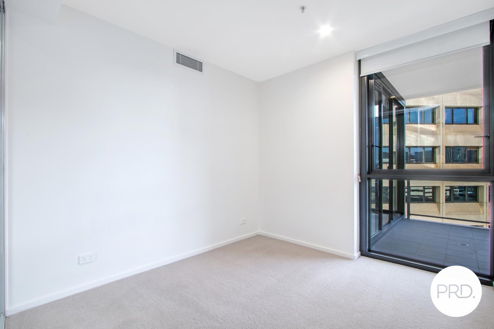 93/45 West Row CITY 11