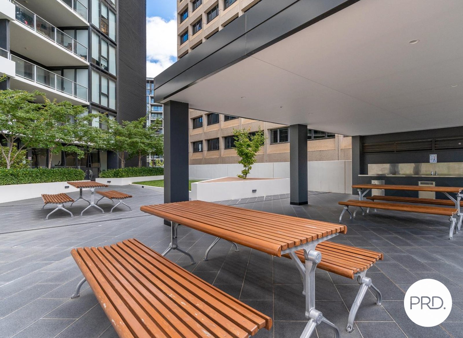 93/45 West Row CITY 16