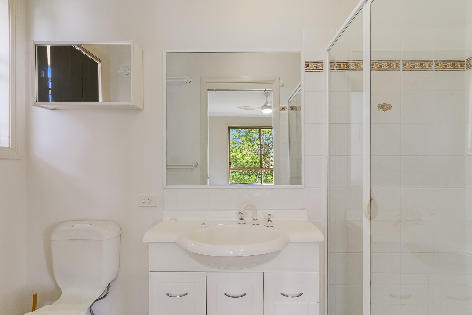 9/36-38 Dutton Street COOLANGATTA 9