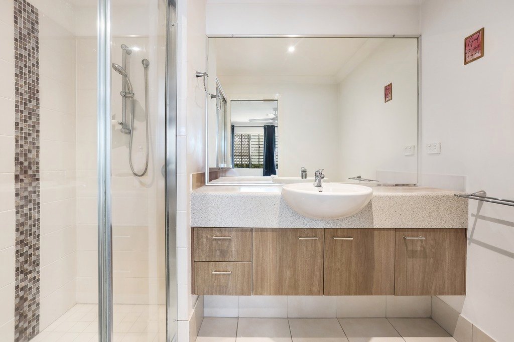 9/38 Johnston Street SOUTHPORT 5