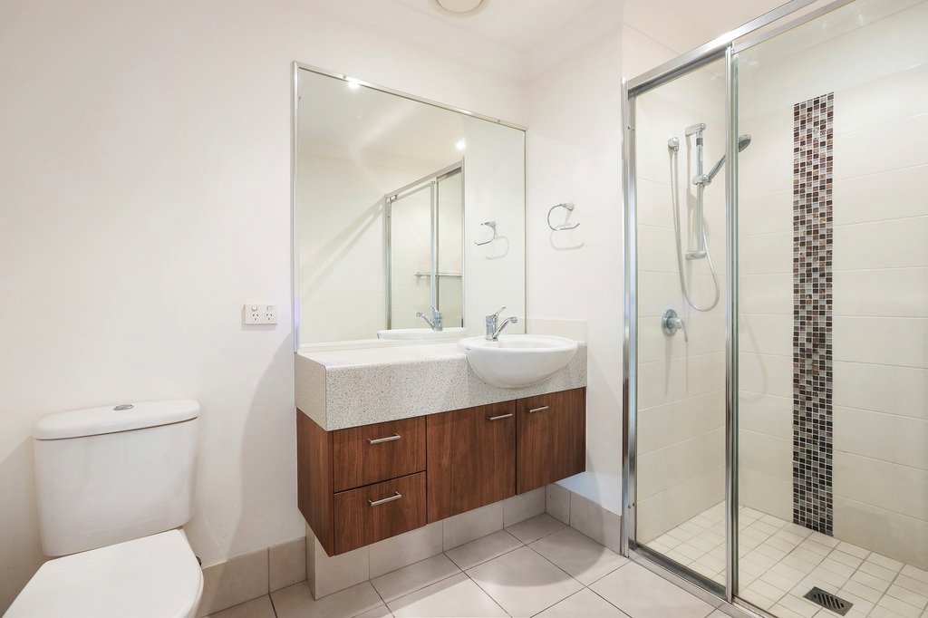 9/38 Johnston Street SOUTHPORT 7