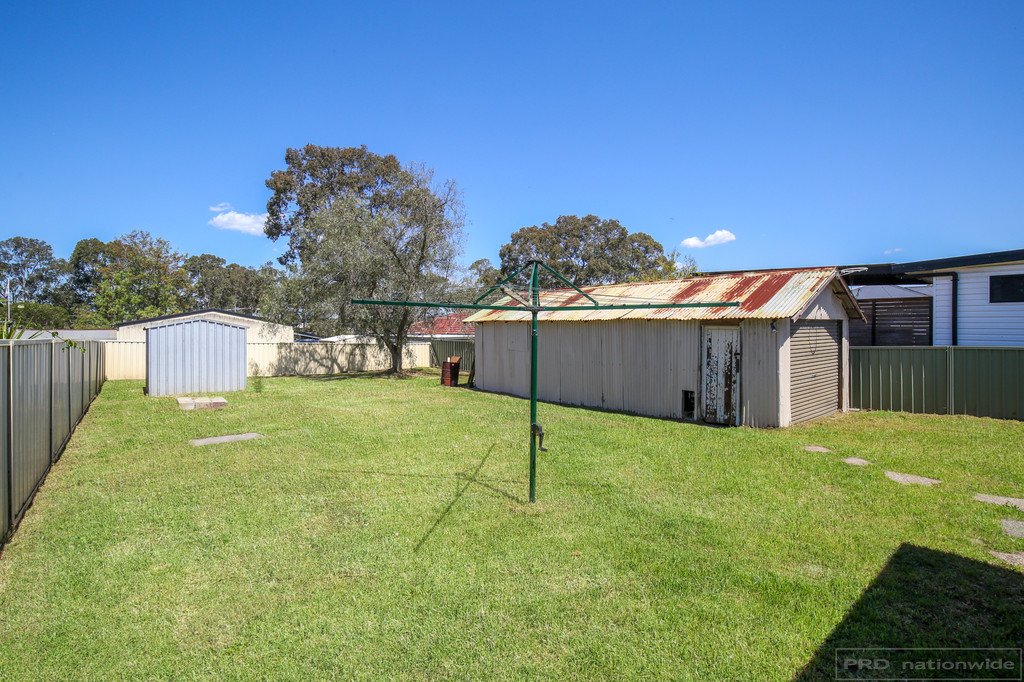94 Beresford Avenue BERESFIELD 13