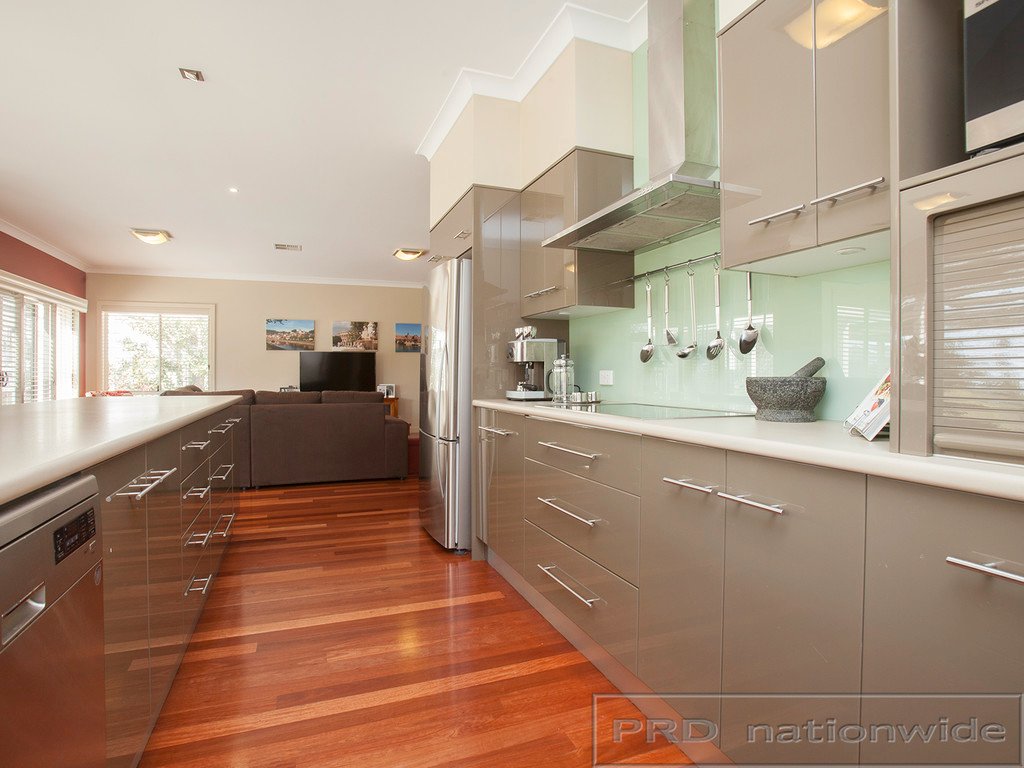94 Clarence Street WALLALONG 3