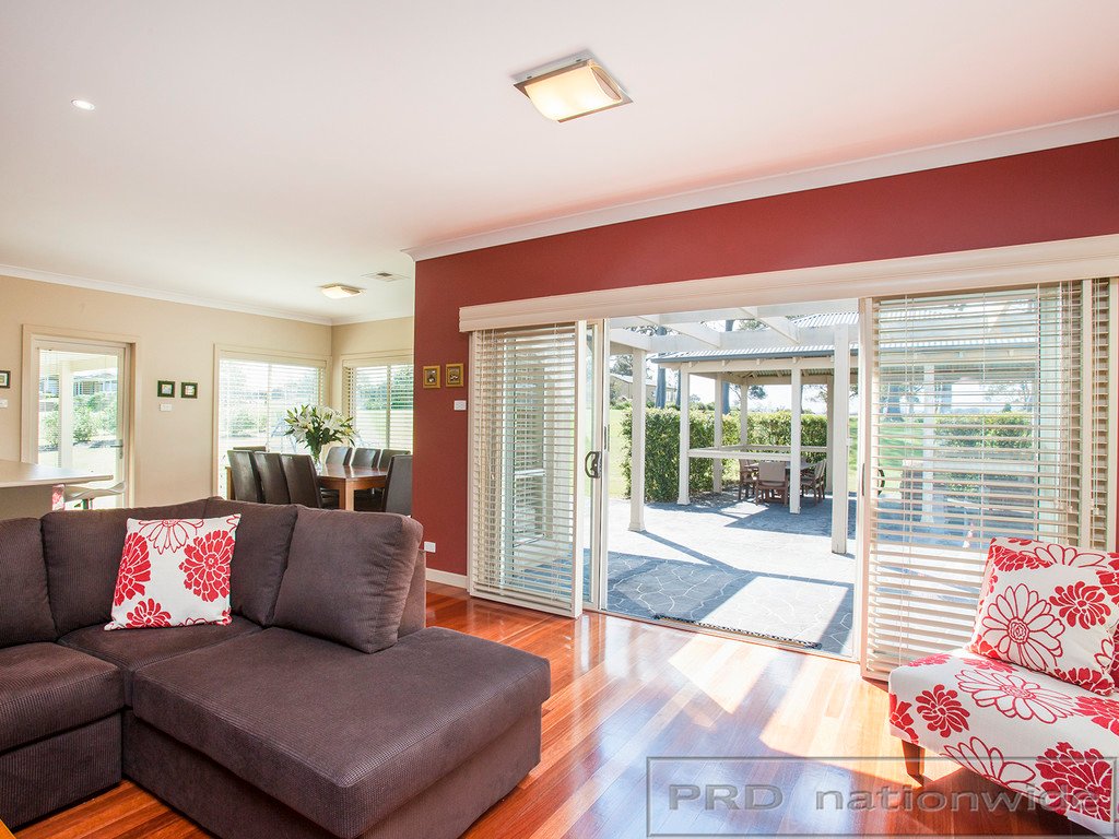 94 Clarence Street WALLALONG 4