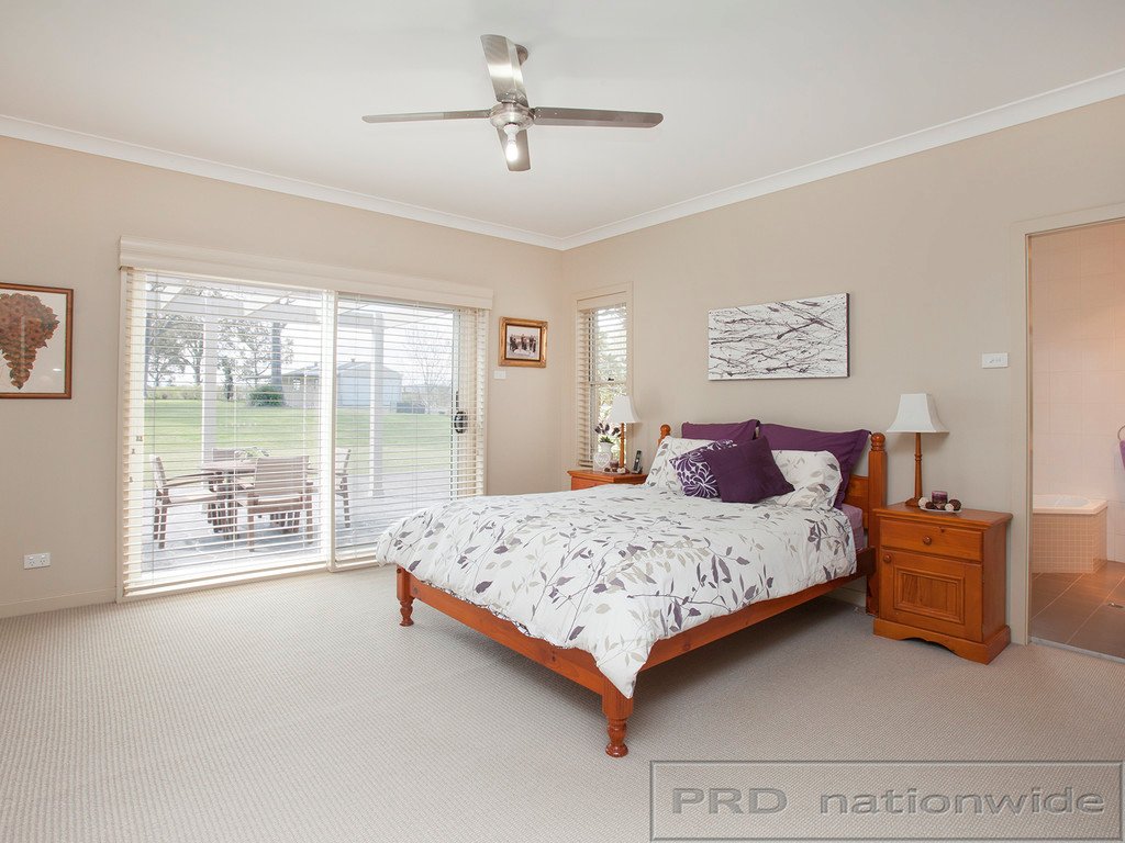 94 Clarence Street WALLALONG 10