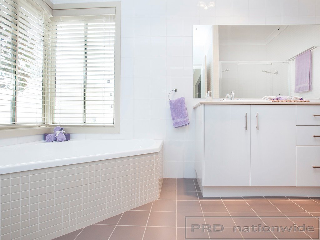 94 Clarence Street WALLALONG 12