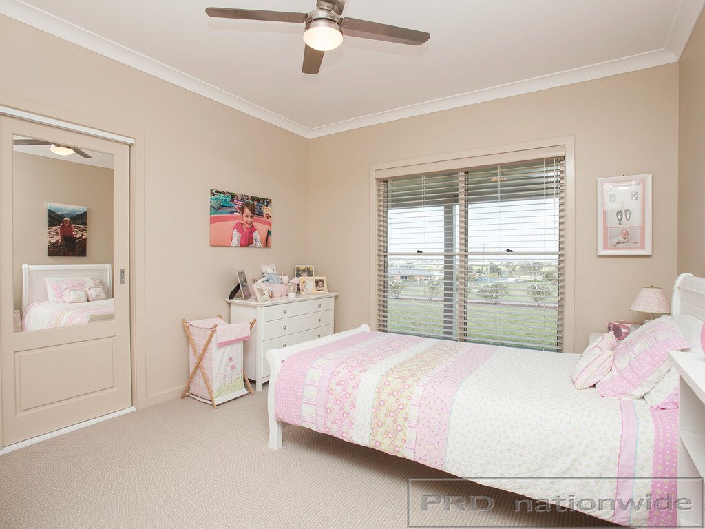 94 Clarence Street WALLALONG 14