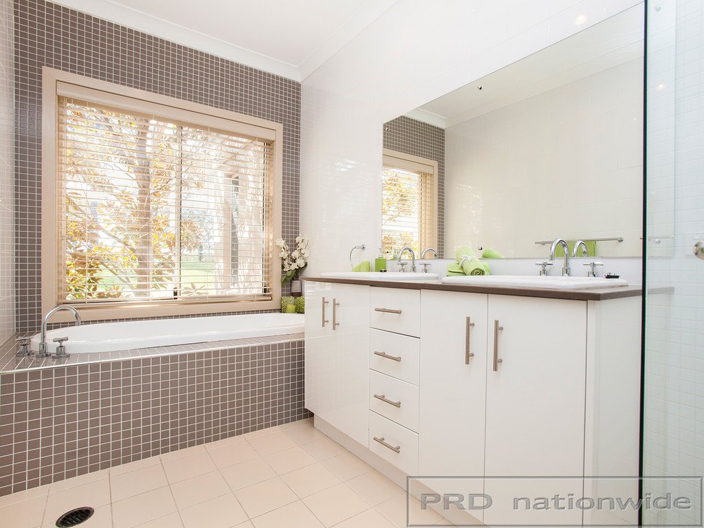 94 Clarence Street WALLALONG 15