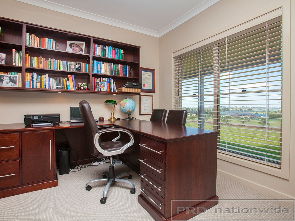 94 Clarence Street WALLALONG 16