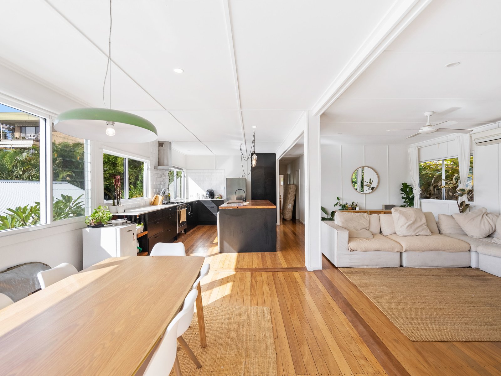 94 Dutton Street COOLANGATTA 5