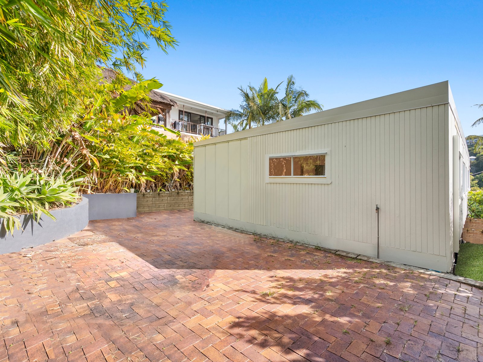94 Dutton Street COOLANGATTA 12