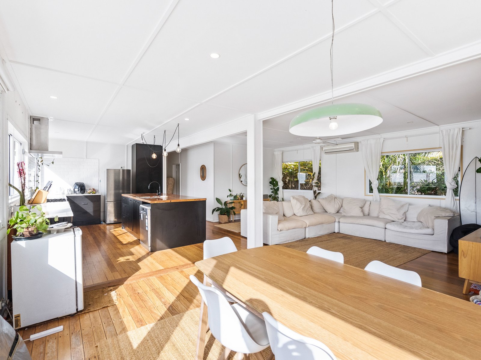 94 Dutton Street COOLANGATTA 3