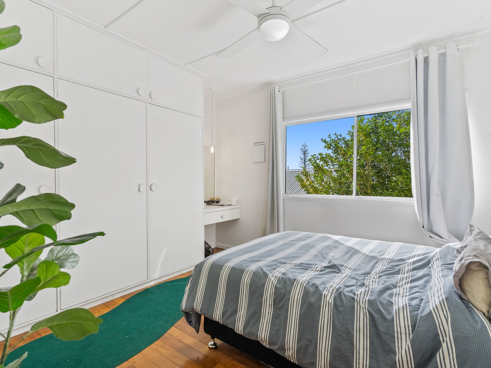 94 Dutton Street COOLANGATTA 9