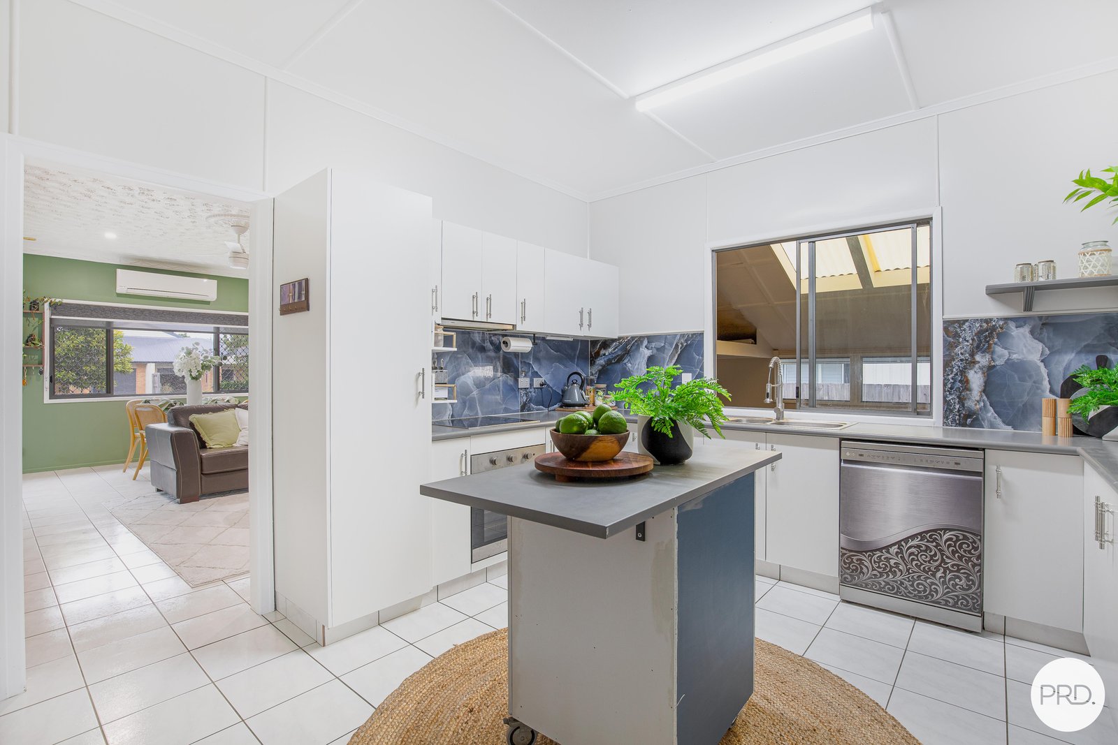 94 Field Street WEST MACKAY 7