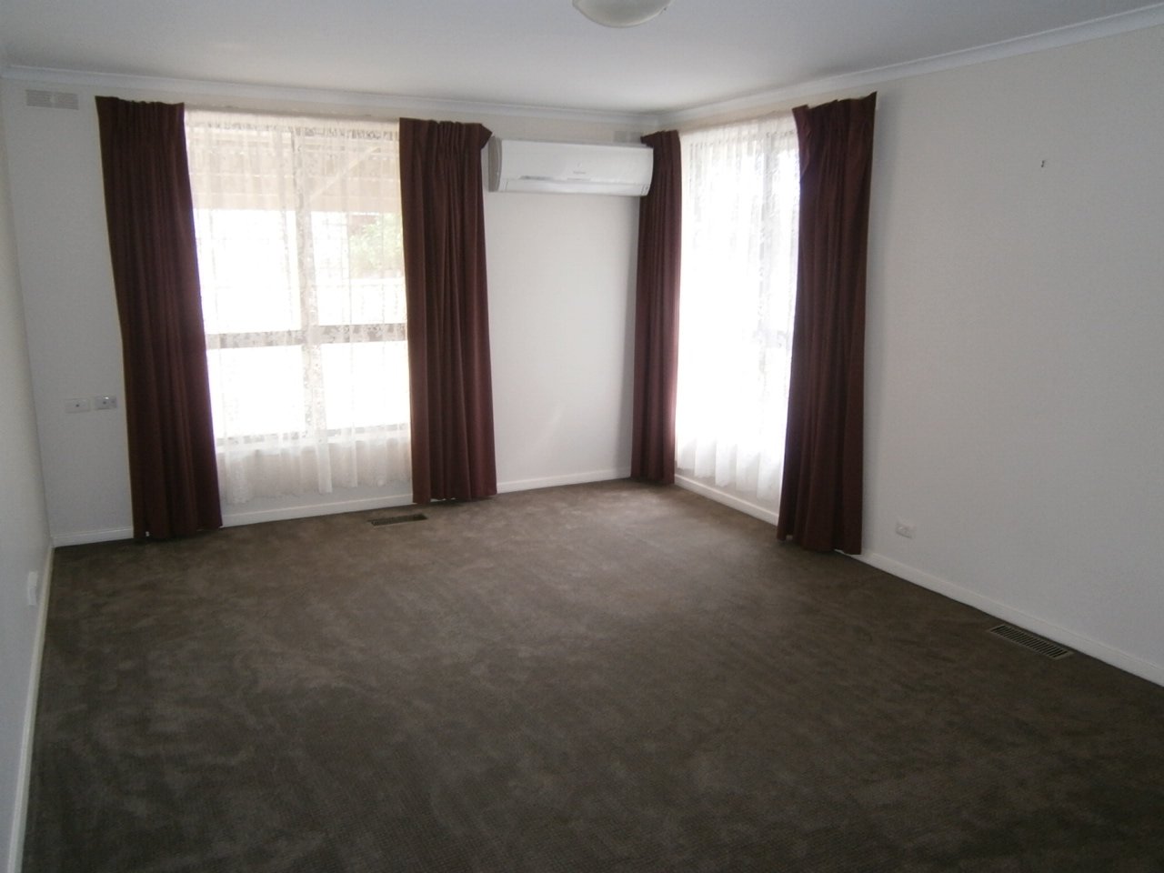 94 Grandview Grove WENDOUREE 2