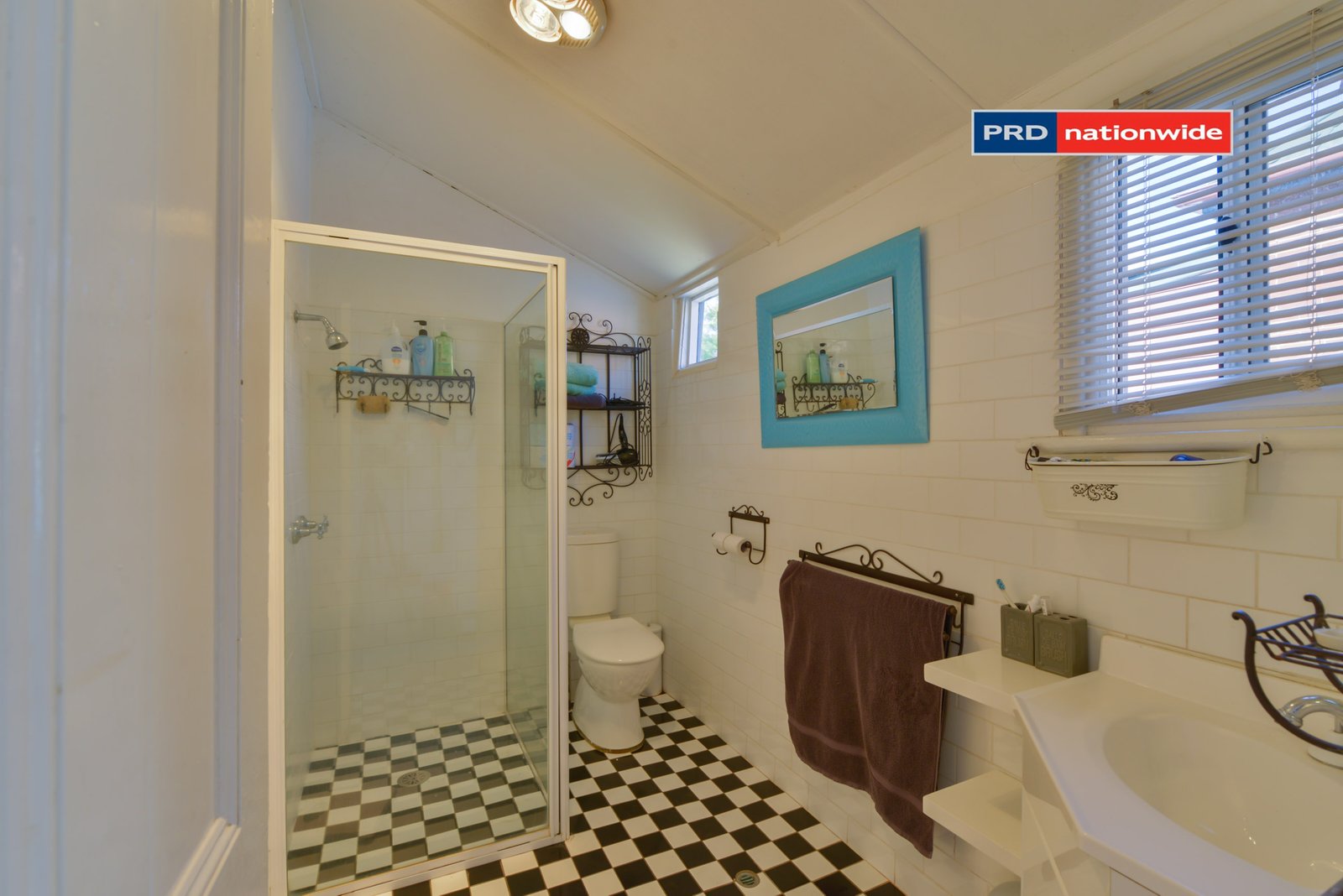 94 Griffin Avenue TAMWORTH 12