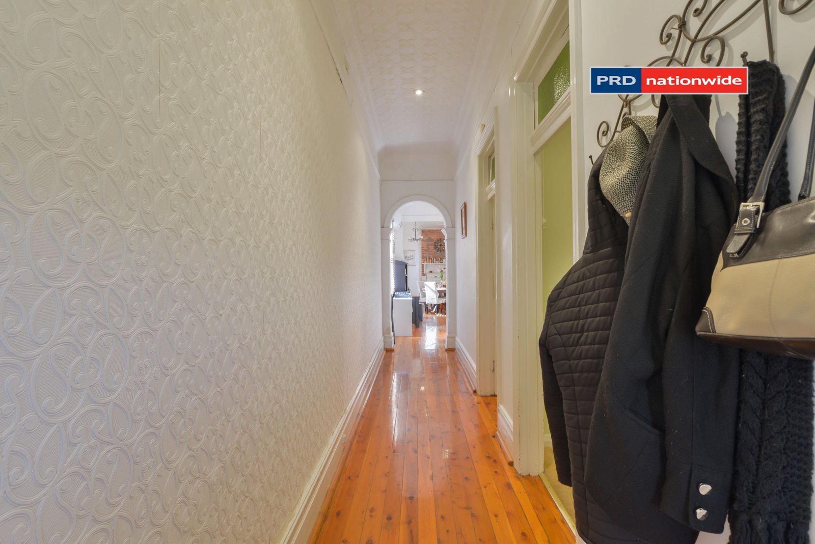 94 Griffin Avenue TAMWORTH 13