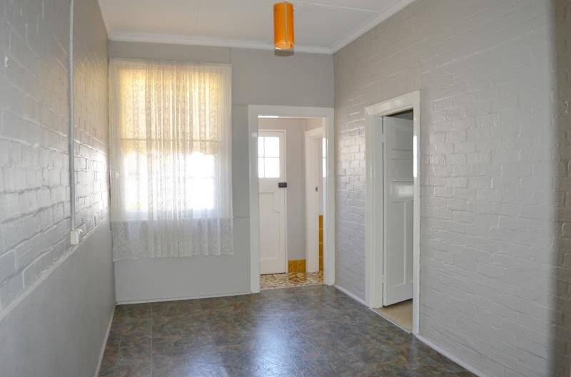 94 Gurwood Street WAGGA WAGGA 5