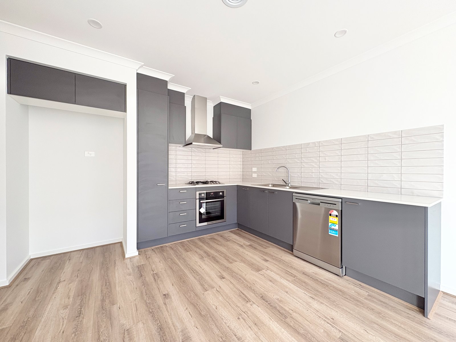 Gallery: 94 Mandalay Avenue