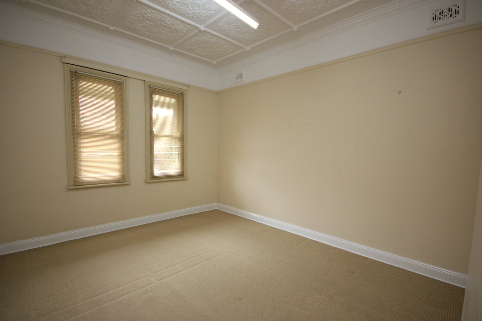 94 Mill Street CARLTON 2