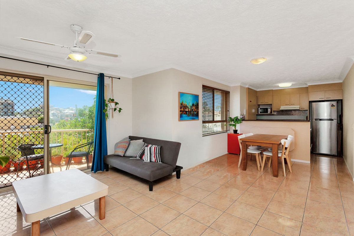 9/4 Mountain View Avenue Miami 3