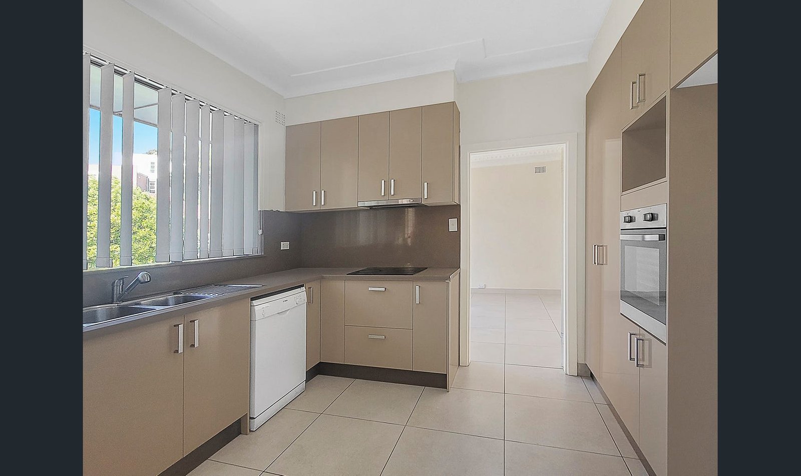 94 New Illawarra Road BEXLEY NORTH 4