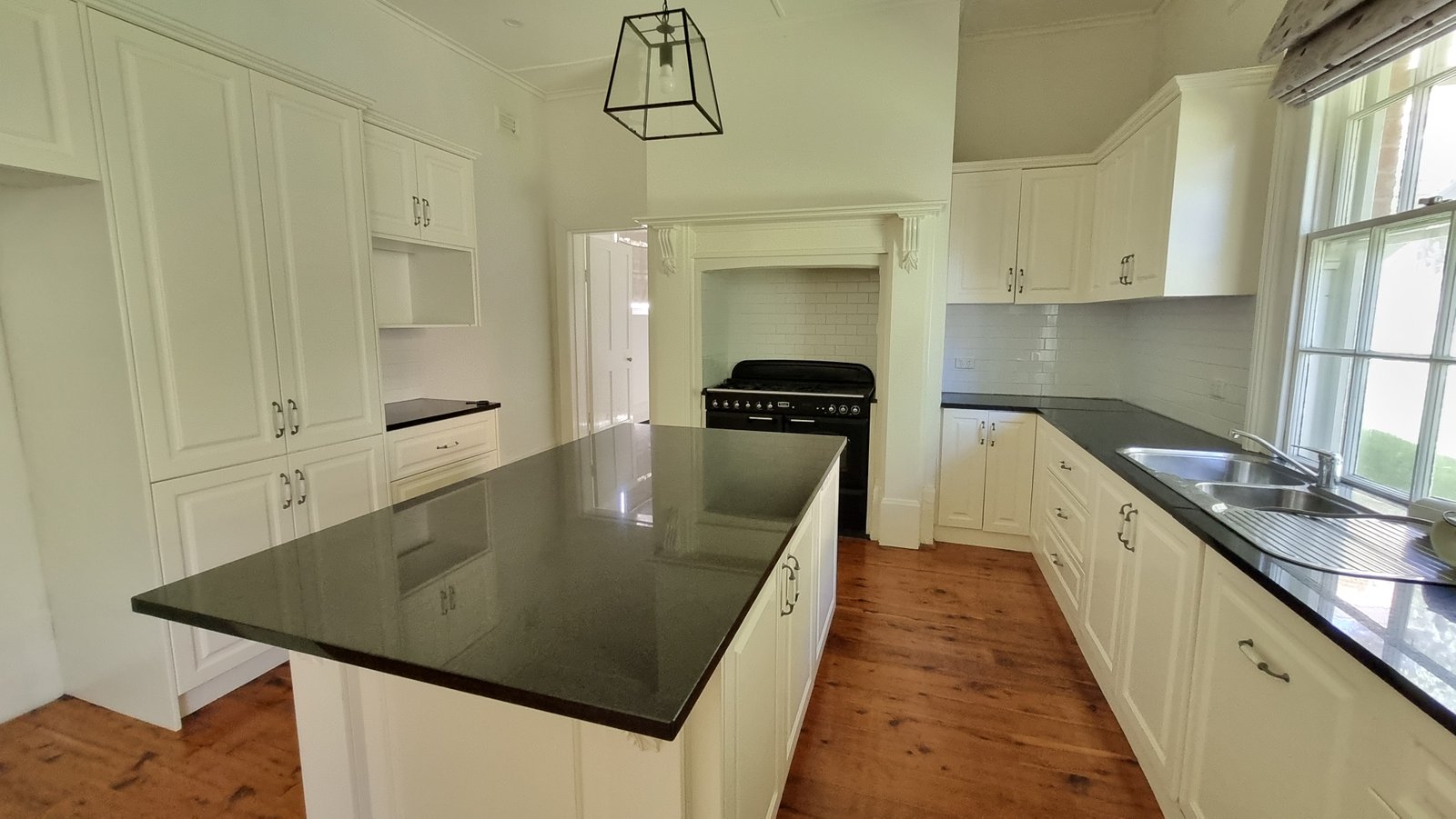 94 Punch Street GUNDAGAI 4