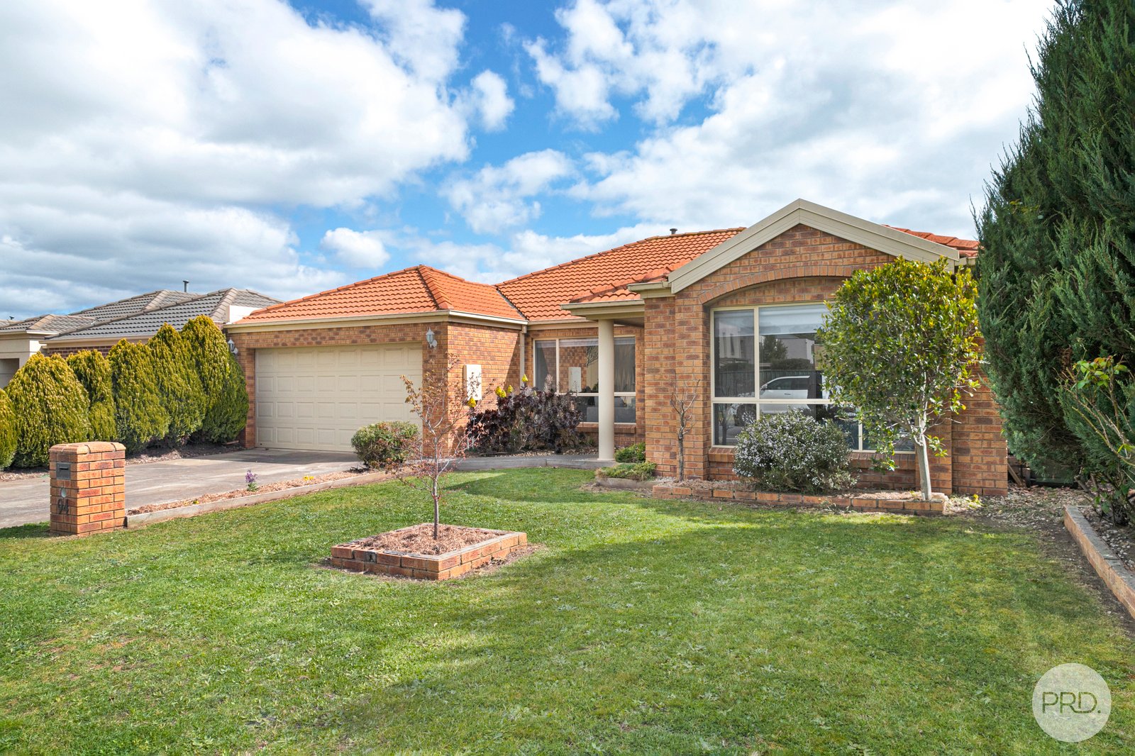 94 Stirling Drive LAKE GARDENS 1
