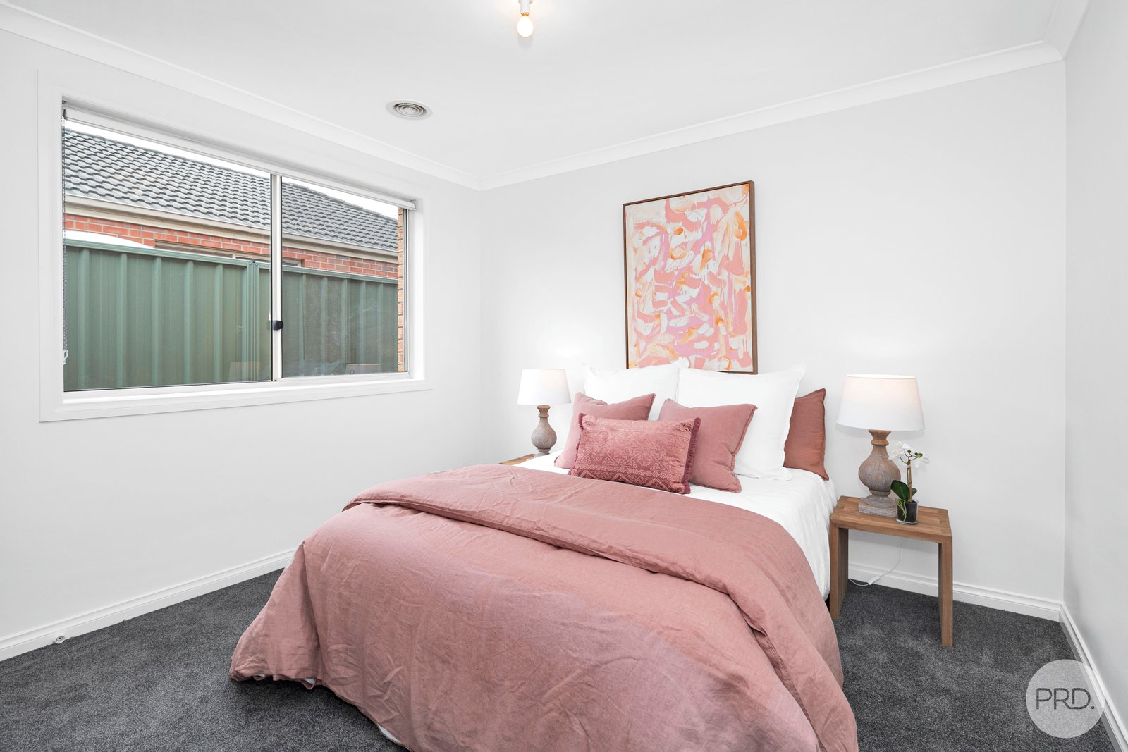 94 Stirling Drive LAKE GARDENS 12