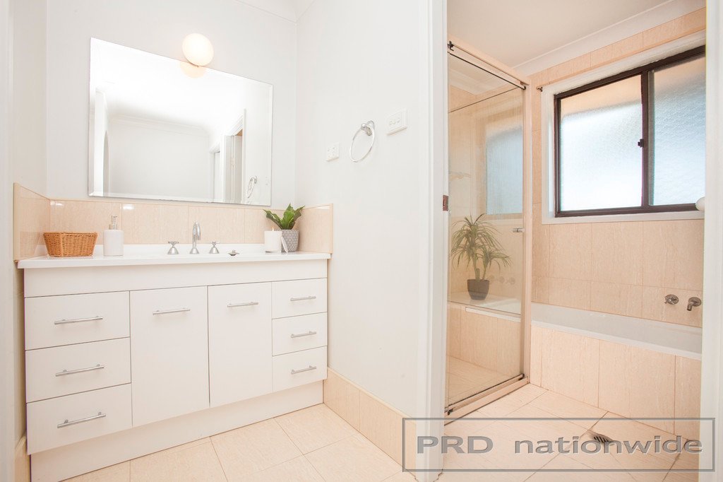 94 Thompson Street EAST MAITLAND 16