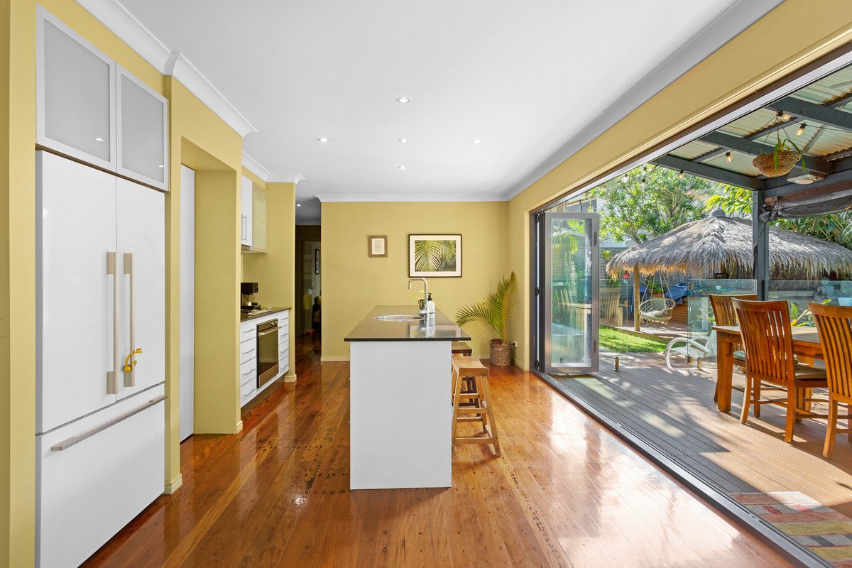 94 West Burleigh Road BURLEIGH HEADS 4
