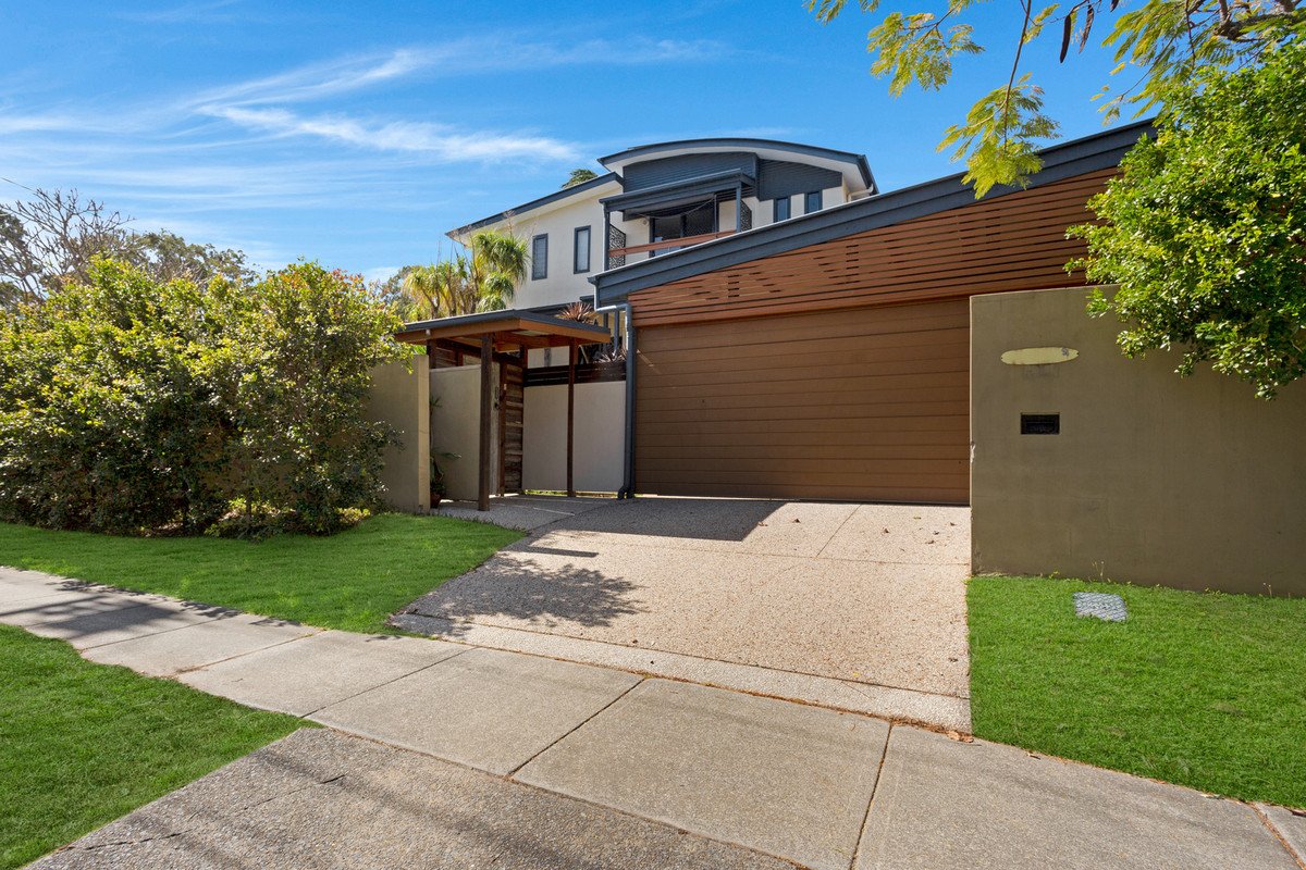 94 West Burleigh Road BURLEIGH HEADS 17