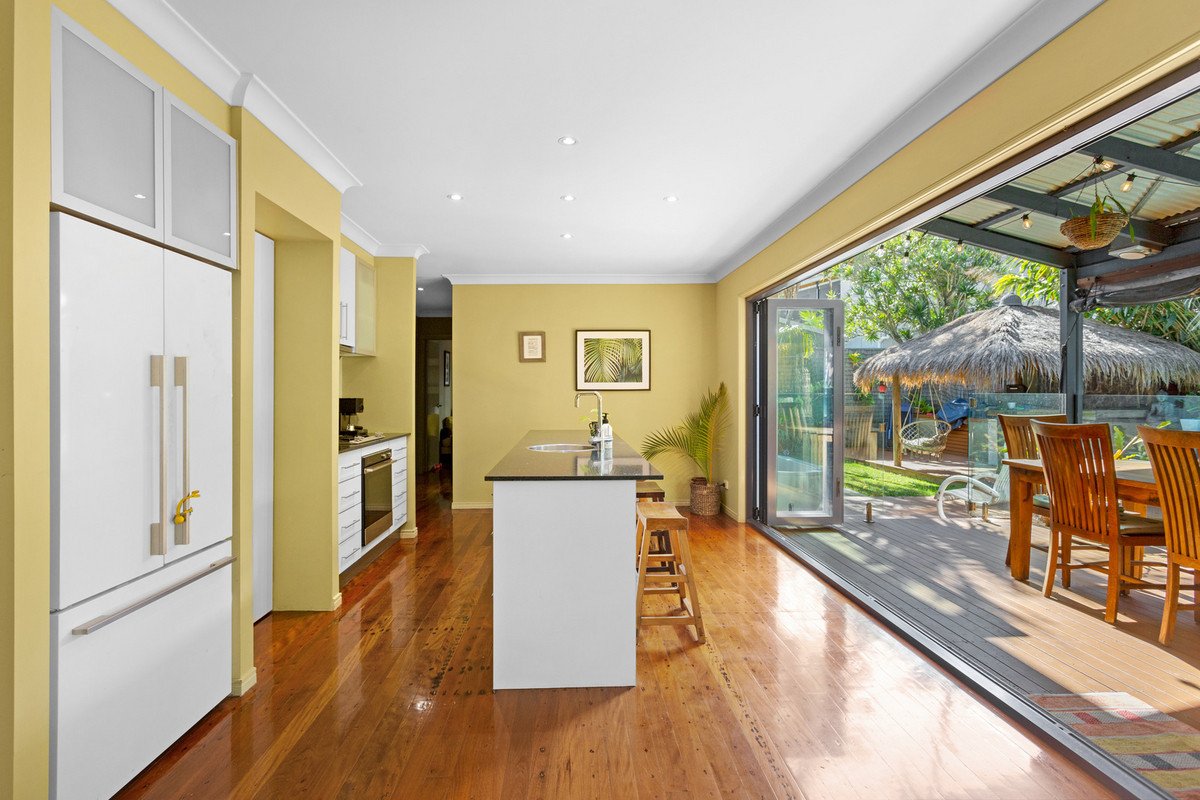 94 West Burleigh Road BURLEIGH HEADS 4