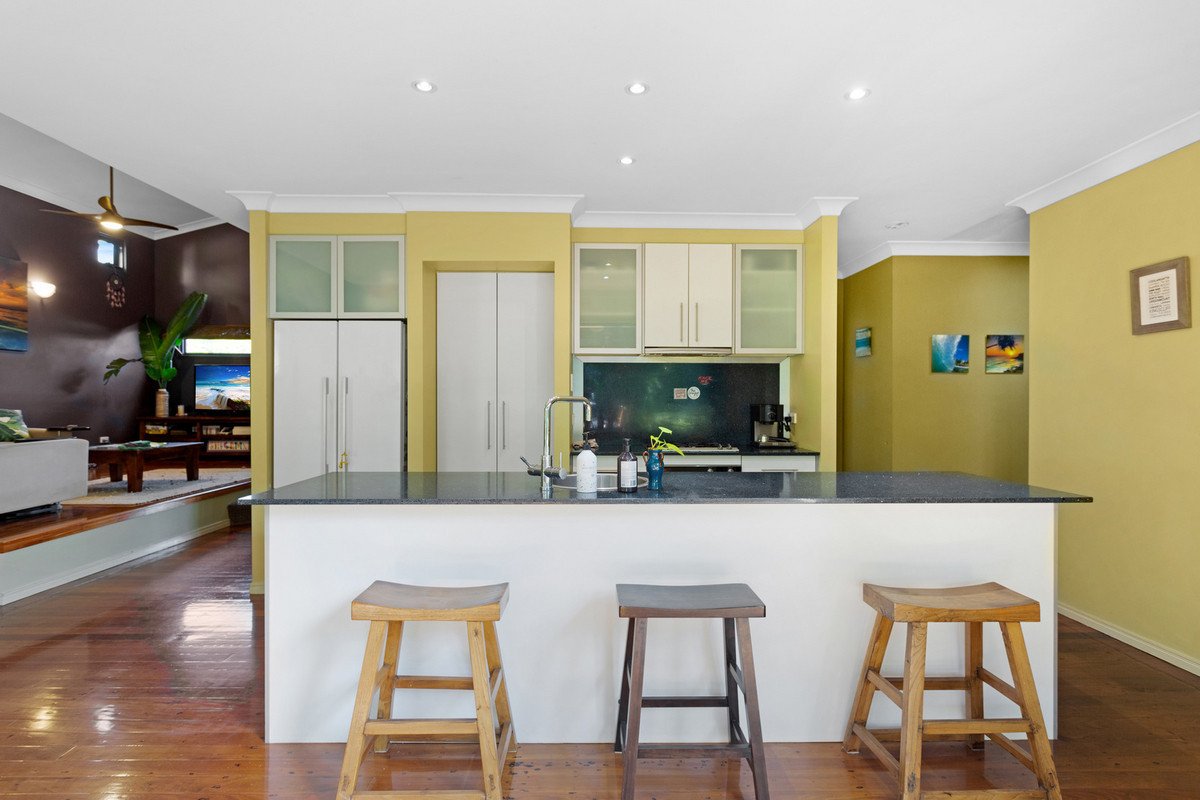 94 West Burleigh Road BURLEIGH HEADS 5