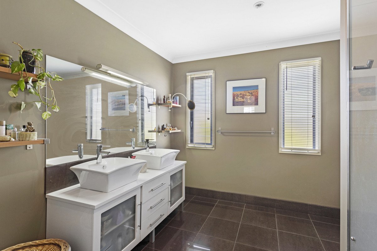 94 West Burleigh Road BURLEIGH HEADS 10
