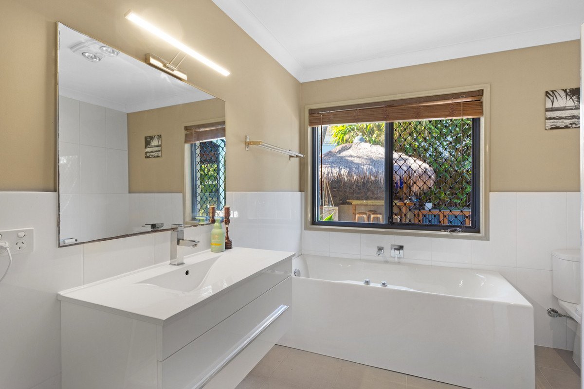 94 West Burleigh Road BURLEIGH HEADS 14