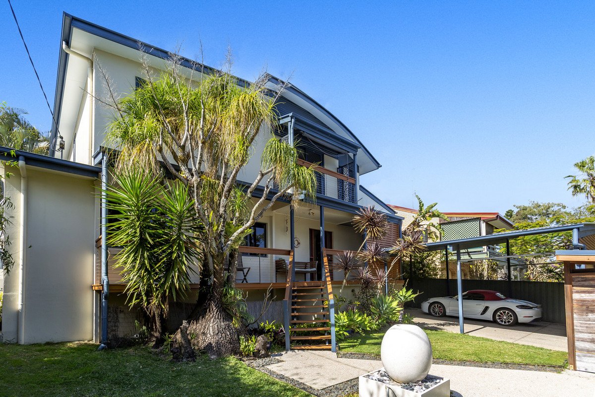 94 West Burleigh Road BURLEIGH HEADS 16