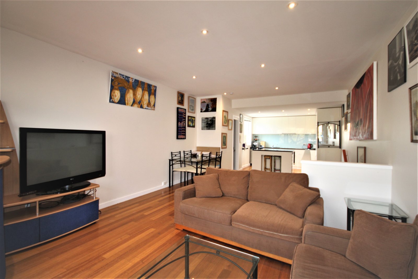 Gallery: 9/410-416 Bay Street