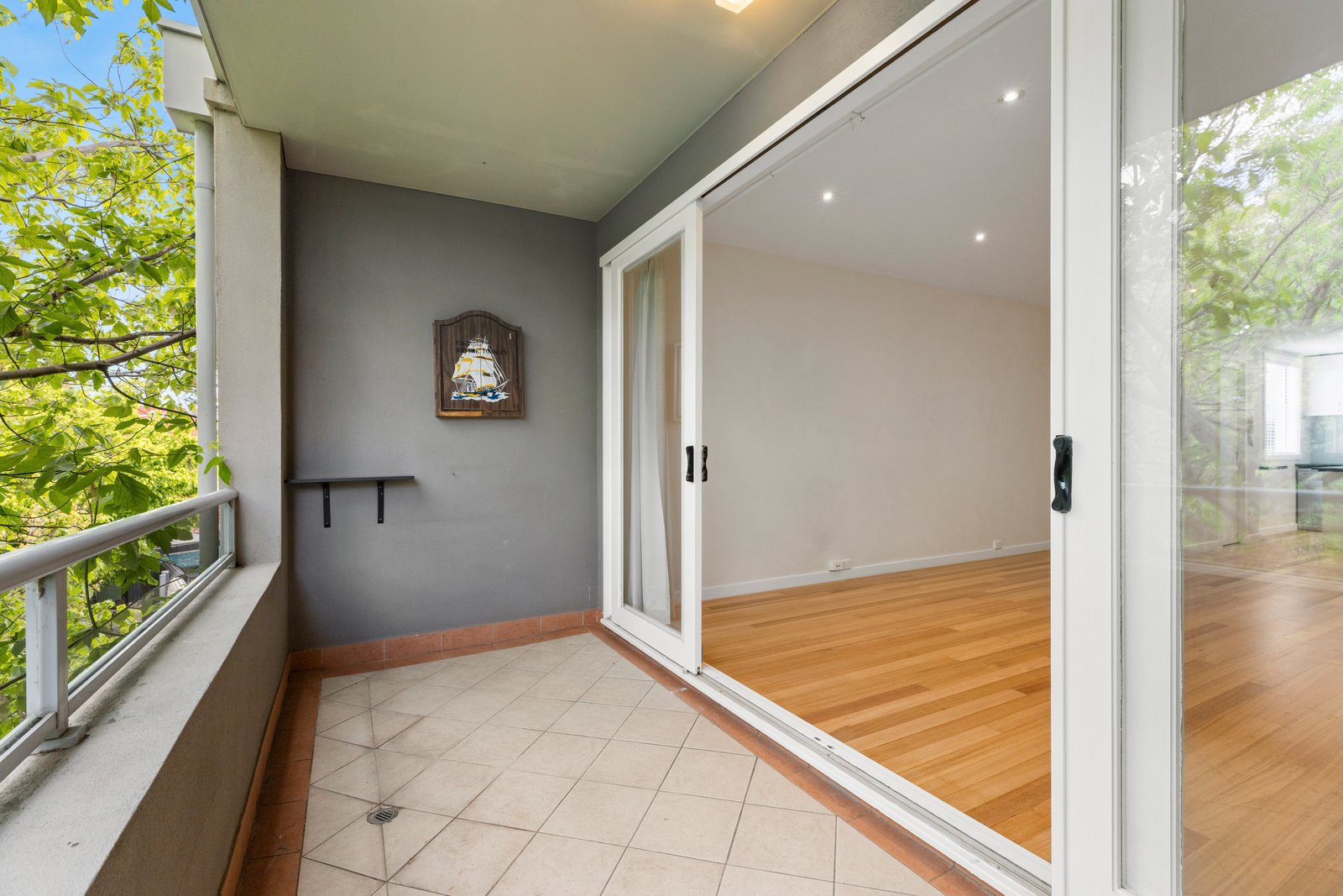 Gallery: 9/410-416 Bay Street