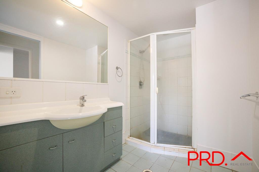 94/150 Marine Parade SOUTHPORT 4