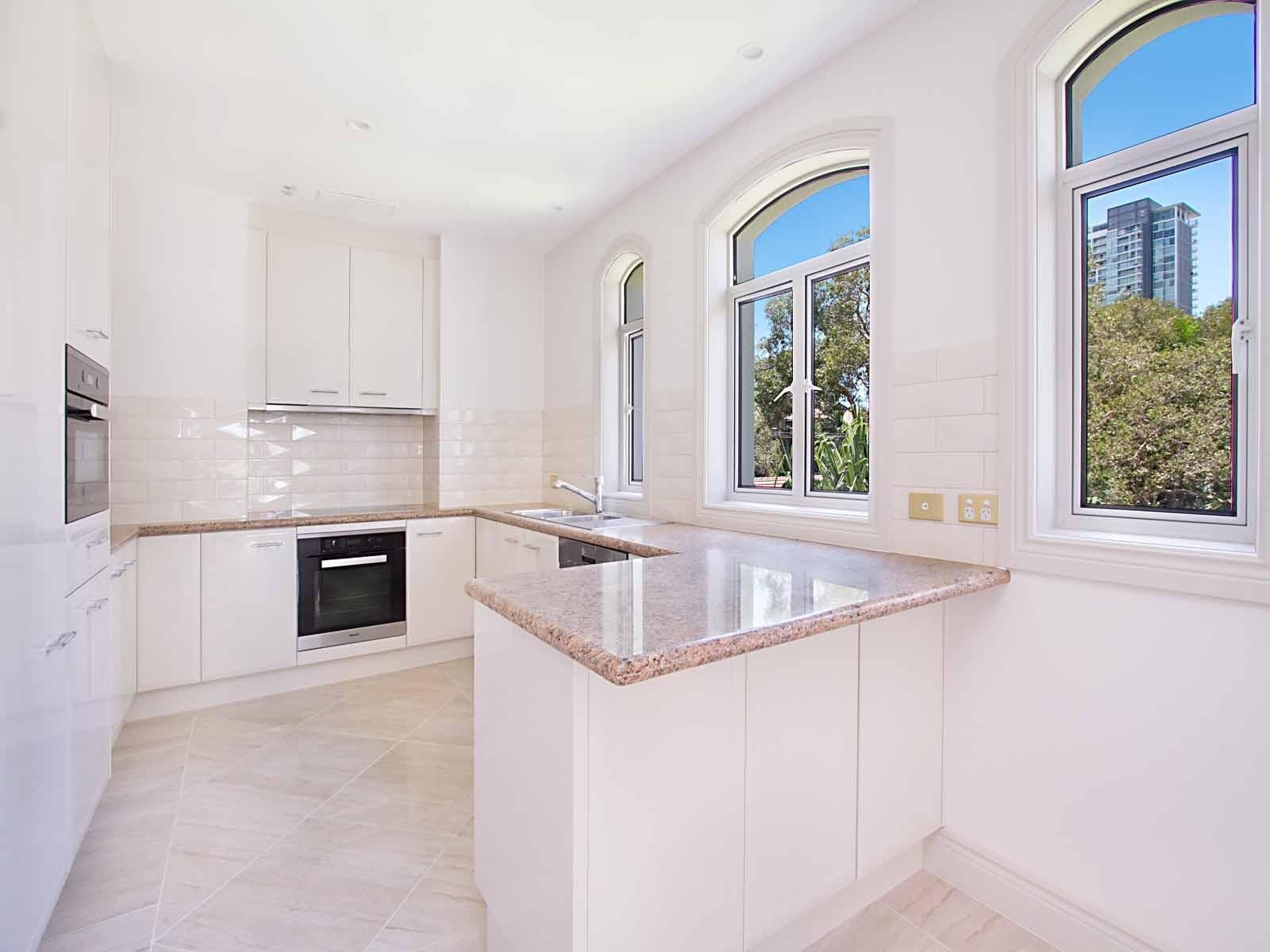 9/42-44 BRIGHTON Parade SOUTHPORT 5