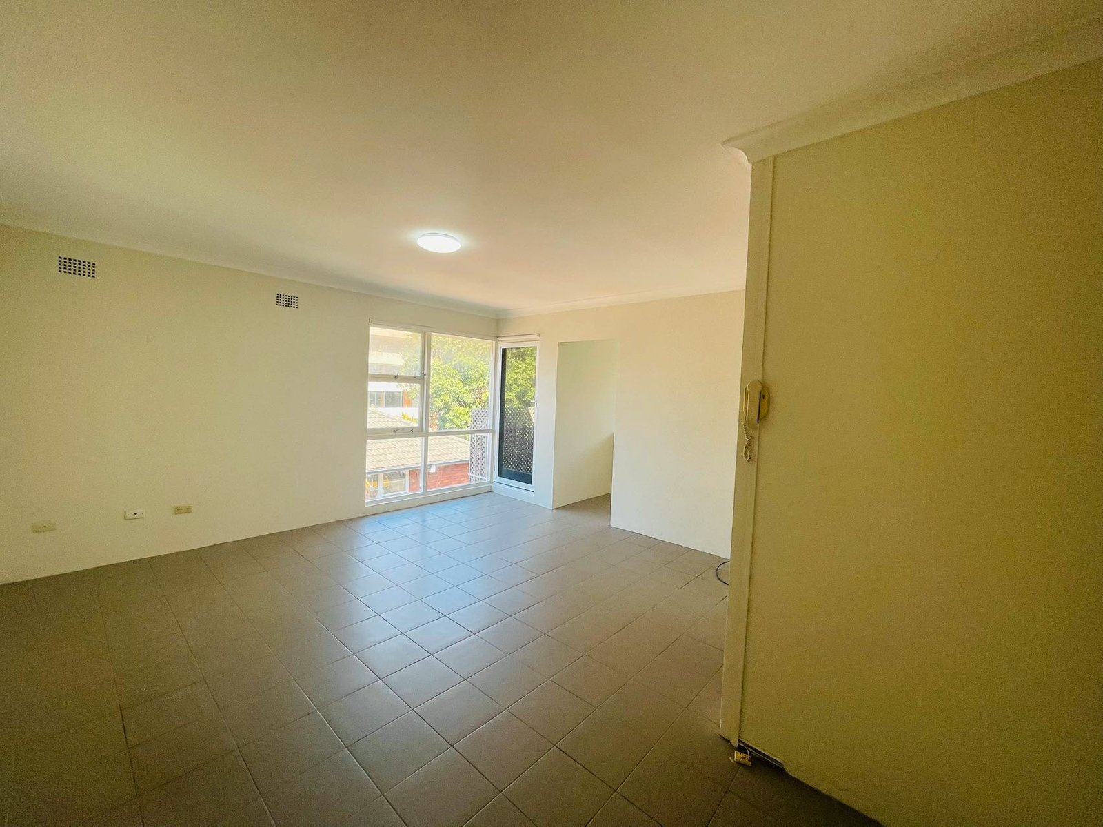 9/43 The Avenue HURSTVILLE 2