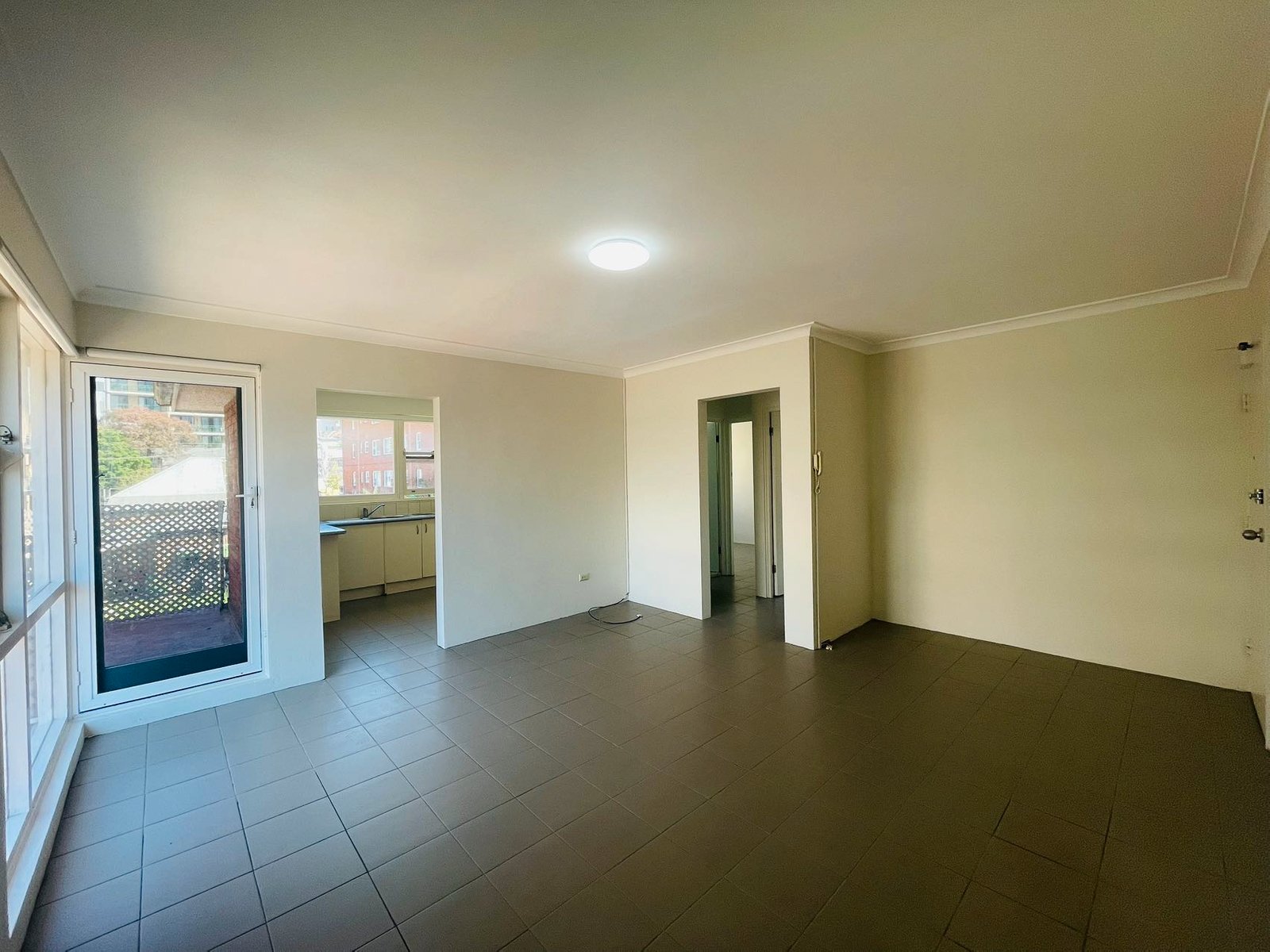 9/43 The Avenue HURSTVILLE 3