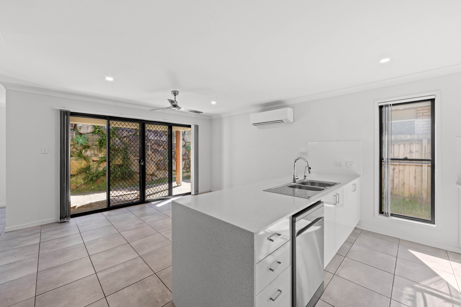 94a Dixon Drive PIMPAMA 2