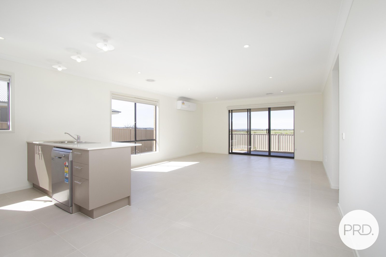 95 Ascot Gardens Drive DELACOMBE 6