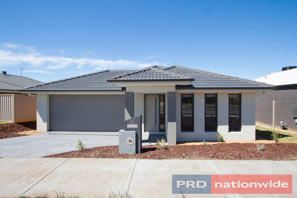 95 Ascot Gardens Drive DELACOMBE 1