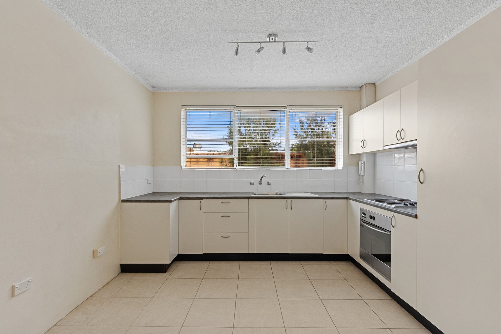 9/5 Cambridge Street PENSHURST 3