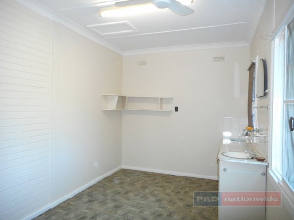 95 Fitzroy Street TUMUT 12