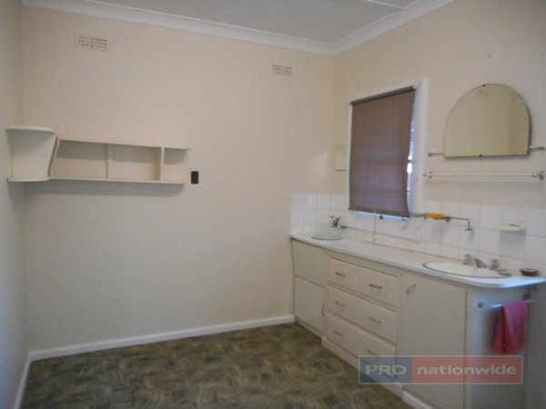 95 Fitzroy Street TUMUT 13