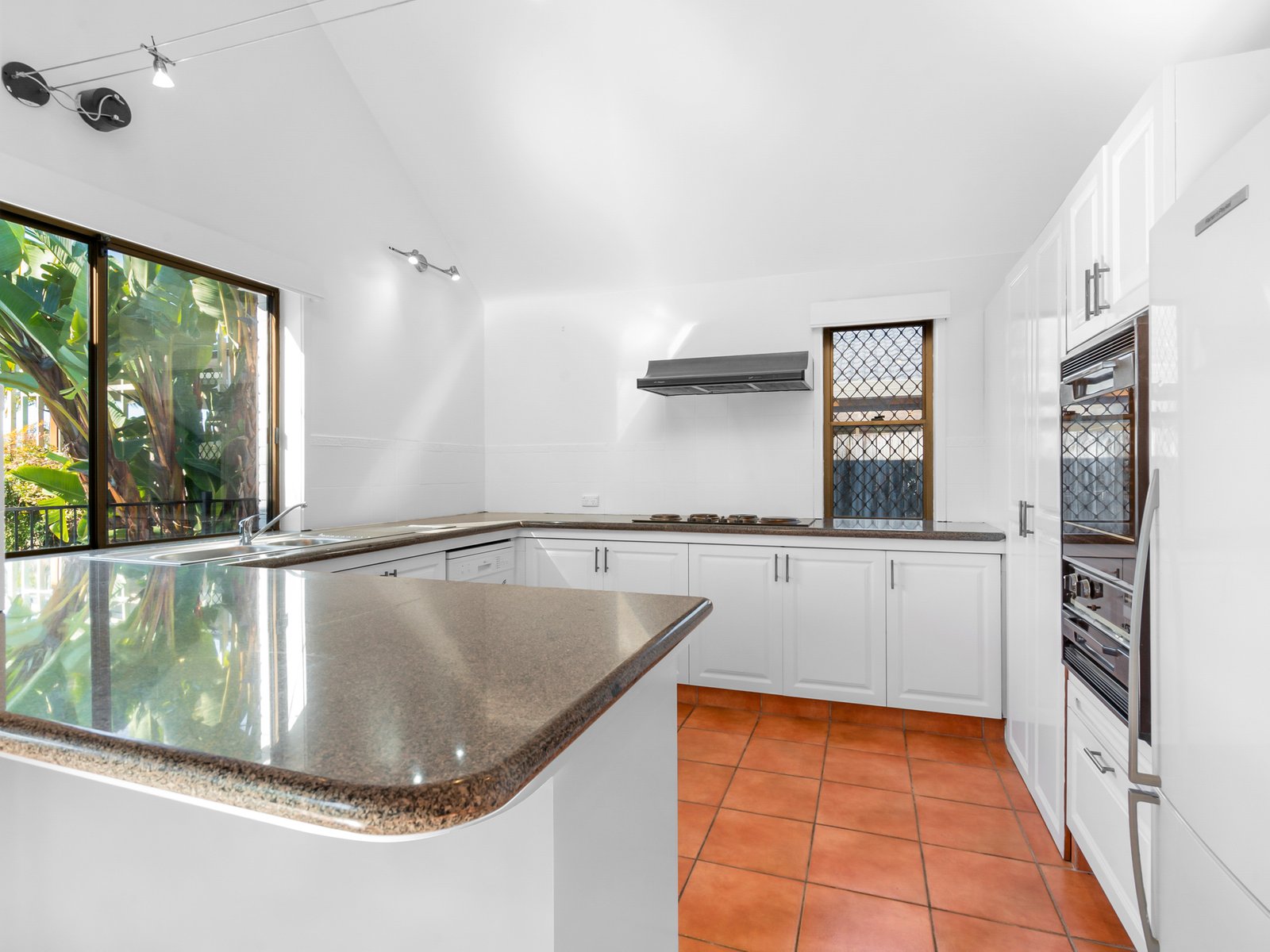 95 Guineas Creek Road ELANORA 8